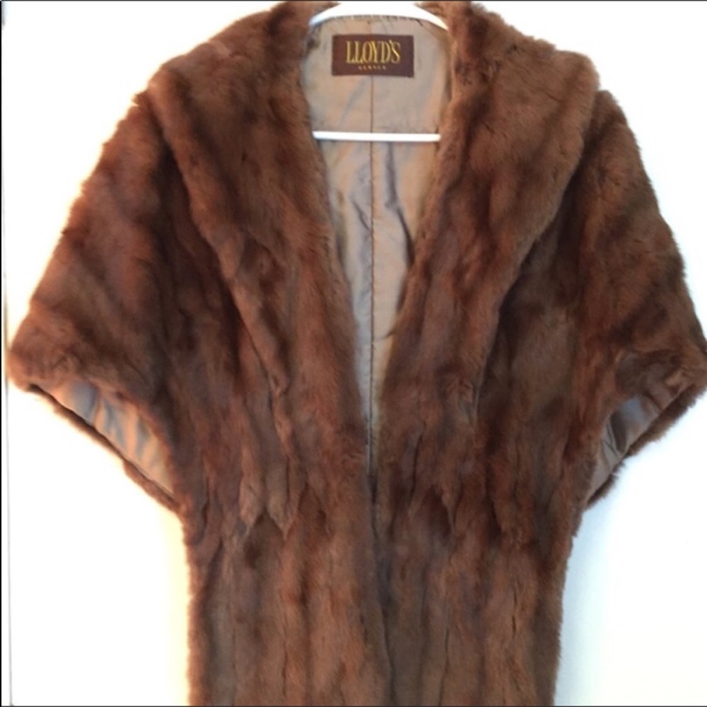 Loyad’s Dark Brown Squirrel Luxury Fur Cape sm-lg